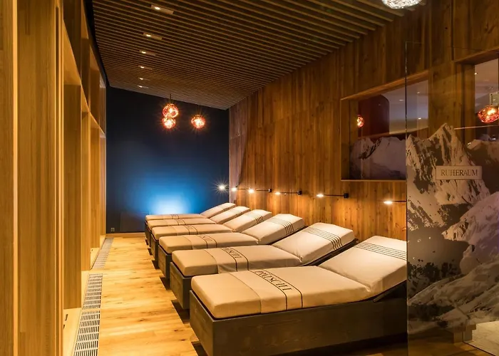 普拉特斯利酒店 4* 阿罗萨