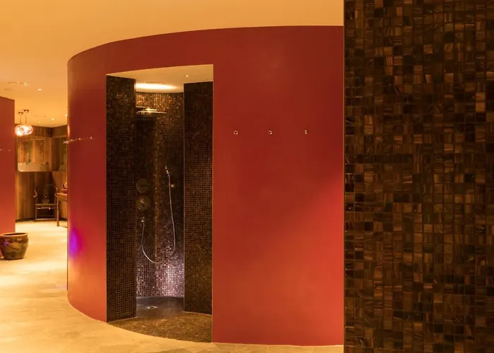 普拉特斯利酒店 4*